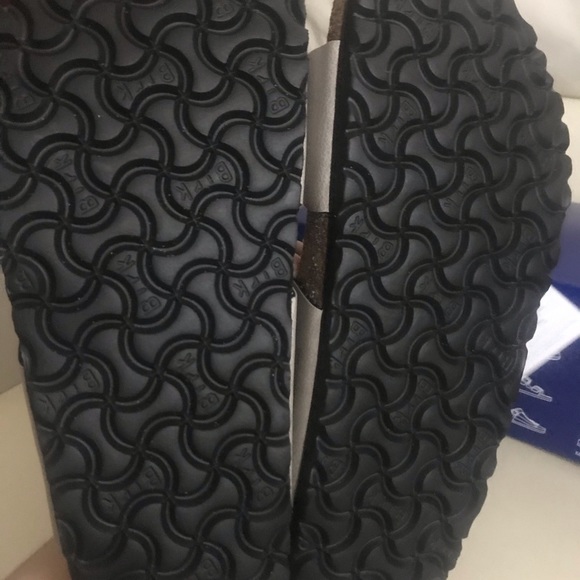 Birkenstock sz 40(9-9.5) - Picture 7 of 7